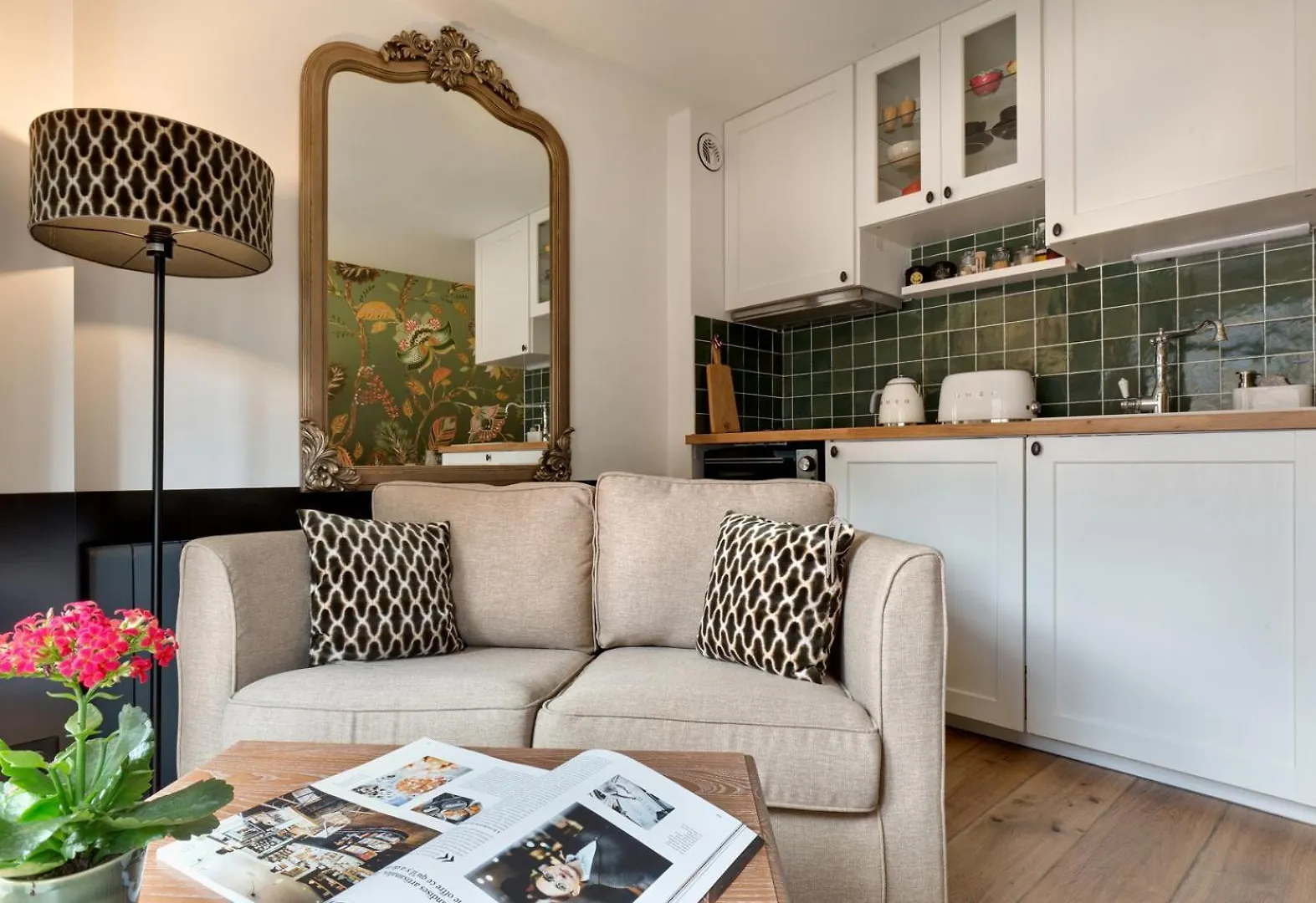 Le Boudoir Monsieur Aurelien - Suite Hoteliere contacts